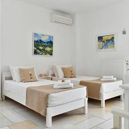Holiday home Dionysos In *