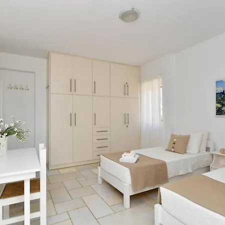 Dionysos In * Alikí